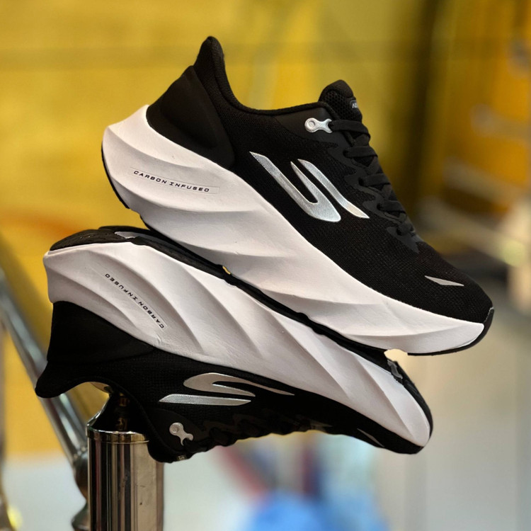 کتونی مسترکوالیتی زنانه اسکیچرز ایروبارست Skechers Aero burst / ضمانت ویتنام و کیفیت / سایز ۳۷ الا ۴۰