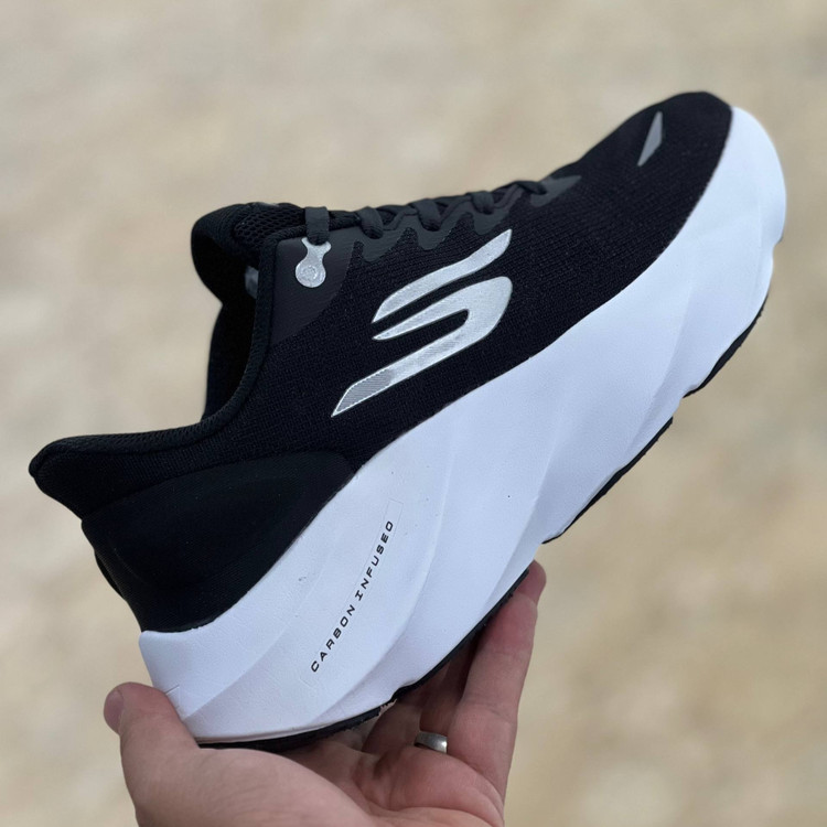 کتونی مسترکوالیتی زنانه اسکیچرز ایروبارست Skechers Aero burst / ضمانت ویتنام و کیفیت / سایز ۳۷ الا ۴۰