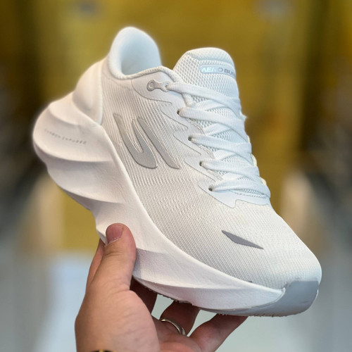 کتونی مسترکوالیتی زنانه اسکیچرز ایروبارست Skechers Aero burst / ضمانت ویتنام و کیفیت / سایز ۳۷ الا ۴۰