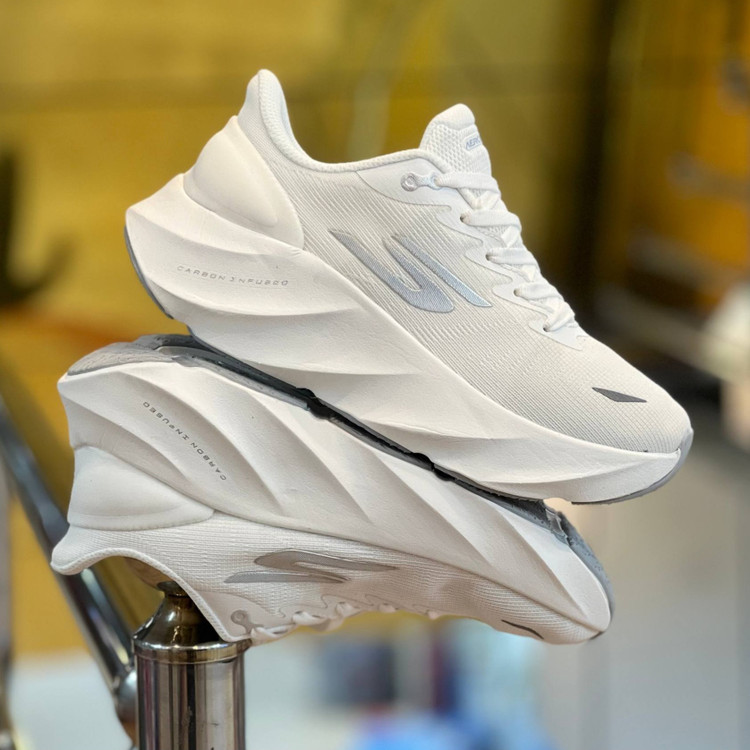 کتونی مسترکوالیتی زنانه اسکیچرز ایروبارست Skechers Aero burst / ضمانت ویتنام و کیفیت / سایز ۳۷ الا ۴۰