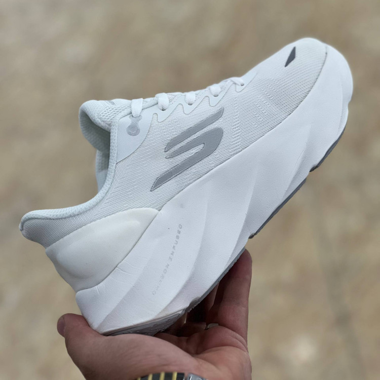 کتونی مسترکوالیتی زنانه اسکیچرز ایروبارست Skechers Aero burst / ضمانت ویتنام و کیفیت / سایز ۳۷ الا ۴۰