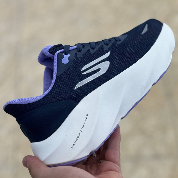 کتونی مسترکوالیتی زنانه اسکیچرز ایروبارست Skechers Aero burst / ضمانت ویتنام و کیفیت / سایز ۳۷ الا ۴۰