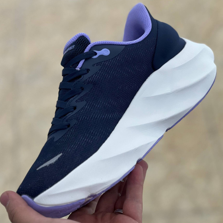 کتونی مسترکوالیتی زنانه اسکیچرز ایروبارست Skechers Aero burst / ضمانت ویتنام و کیفیت / سایز ۳۷ الا ۴۰