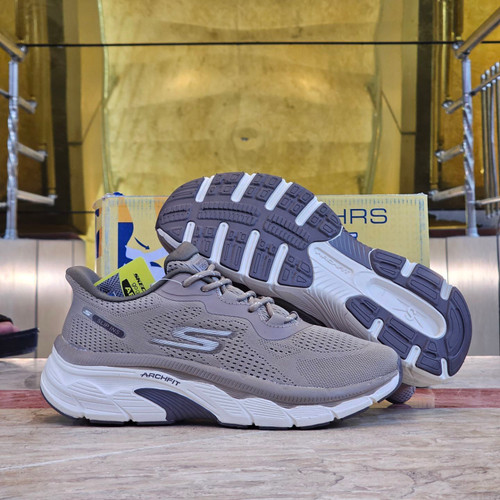کتونی مسترکوالیتی اسکیچرز گو ران Skechers gorun / ضمانت ویتنام و کیفیت / سایز ۴۰ الا ۴۵