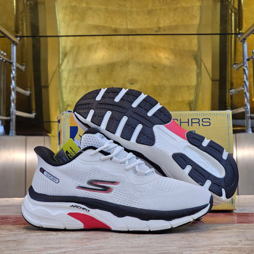 کتونی مسترکوالیتی اسکیچرز گو ران Skechers gorun / ضمانت ویتنام و کیفیت / سایز ۴۰ الا ۴۵