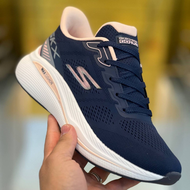 کتونی مسترکوالیتی زنانه اسکیچرز گو ران Skechers gorun / ضمانت ویتنام و کیفیت / سایز ۳۷ الا ۴۰
