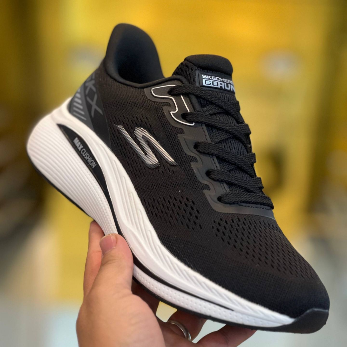 کتونی مسترکوالیتی زنانه اسکیچرز گو ران Skechers gorun / ضمانت ویتنام و کیفیت / سایز ۳۷ الا ۴۰