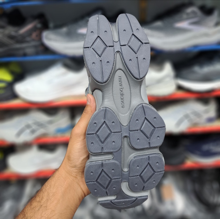کتونی مسترکوالیتی نیوبالانس ۹۰۶۰ newbalance 9060 / ضمانت کیفیت و ویتنام 2025 / سایز ۴۰ الا ۴۵