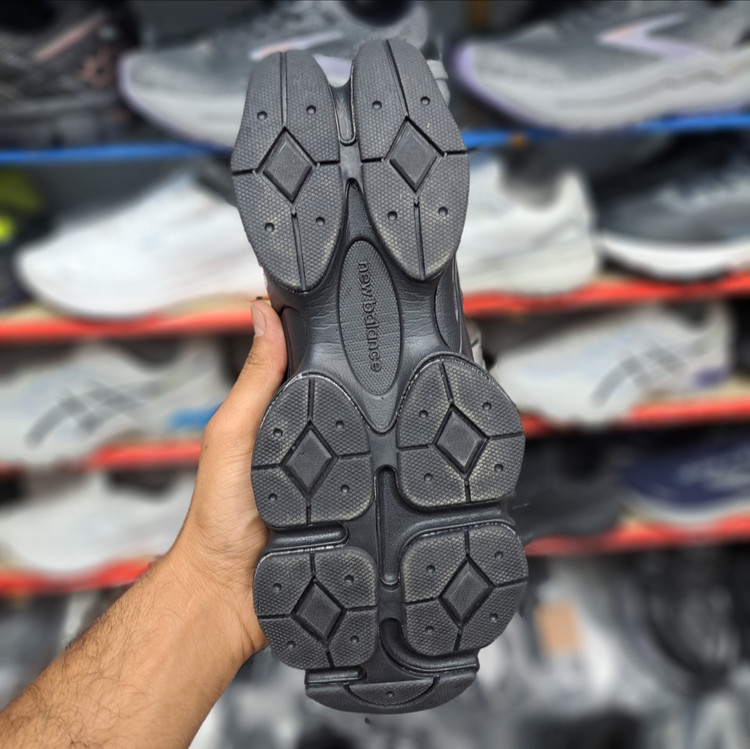 کتونی مسترکوالیتی نیوبالانس ۹۰۶۰ newbalance 9060 / ضمانت کیفیت و ویتنام 2025 / سایز ۴۰ الا ۴۵