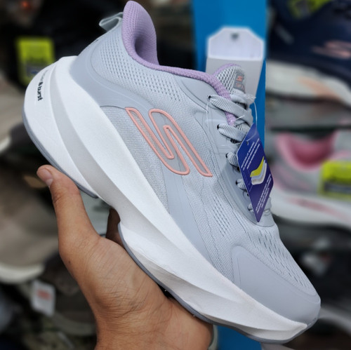 کتونی ویتنامی زنانه اسکیچرز هایپر برست Skechers hyper burst / مسترکوالیتی ضمانت کیفیت / سایز ۳۷ تا ۴۰