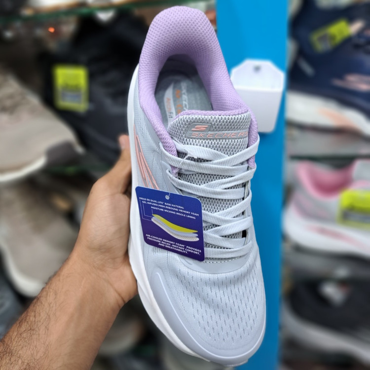 کتونی ویتنامی زنانه اسکیچرز هایپر برست Skechers hyper burst / مسترکوالیتی ضمانت کیفیت / سایز ۳۷ تا ۴۰