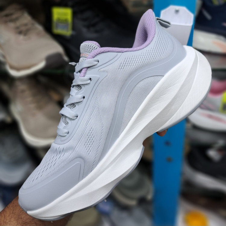 کتونی ویتنامی زنانه اسکیچرز هایپر برست Skechers hyper burst / مسترکوالیتی ضمانت کیفیت / سایز ۳۷ تا ۴۰