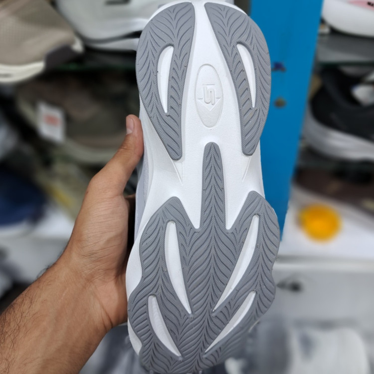 کتونی ویتنامی زنانه اسکیچرز هایپر برست Skechers hyper burst / مسترکوالیتی ضمانت کیفیت / سایز ۳۷ تا ۴۰