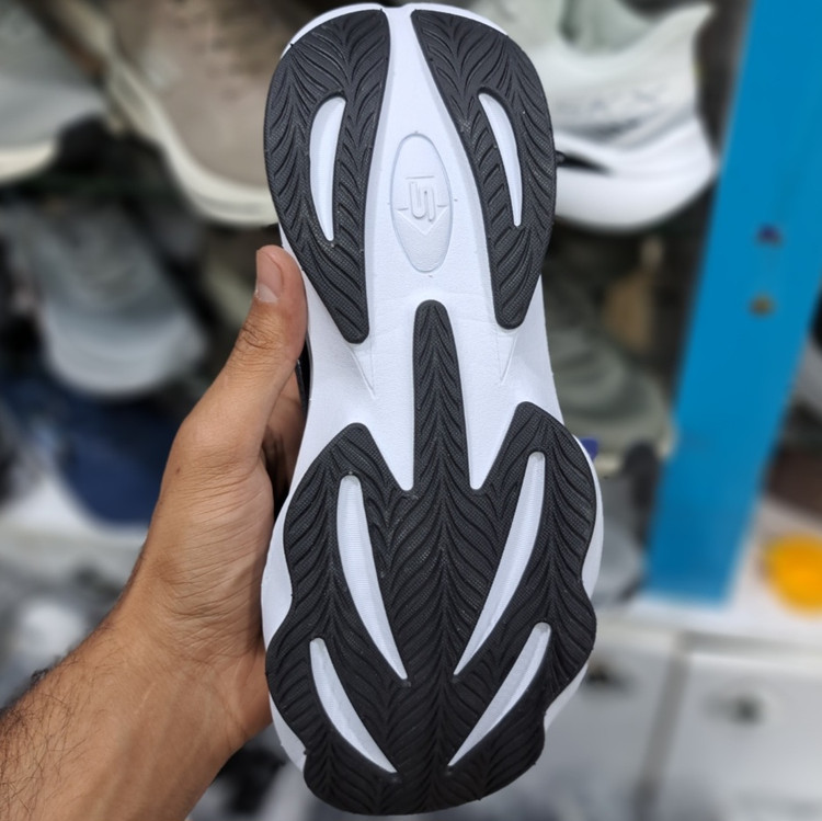 کتونی ویتنامی زنانه اسکیچرز هایپر برست Skechers hyper burst / مسترکوالیتی ضمانت کیفیت / سایز ۳۷ تا ۴۰