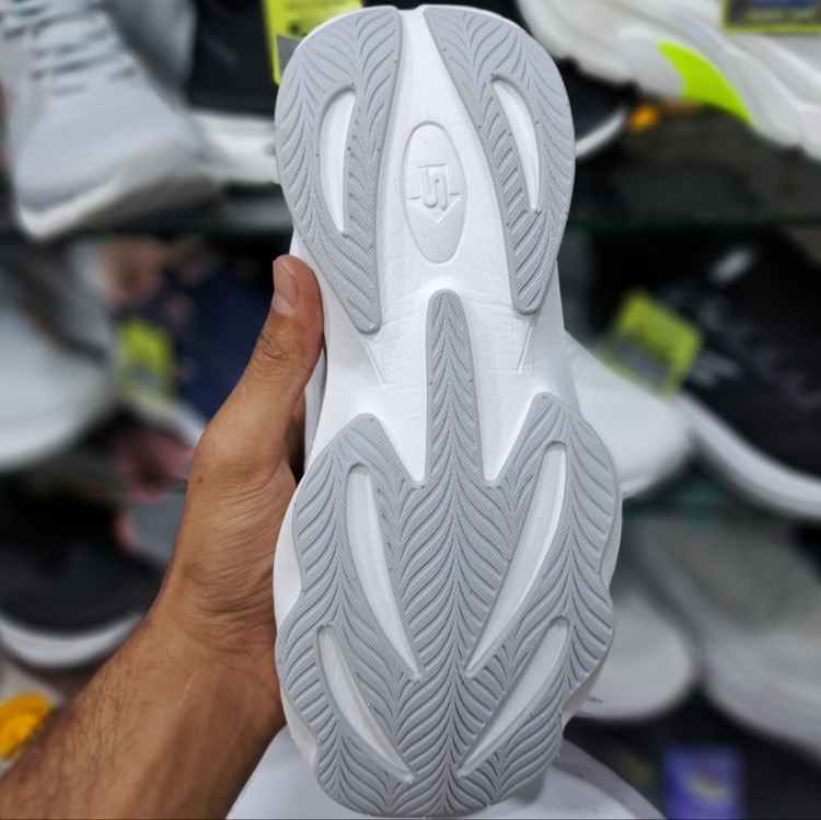 کتونی ویتنامی زنانه اسکیچرز هایپر برست Skechers hyper burst / مسترکوالیتی ضمانت کیفیت / سایز ۳۷ تا ۴۰