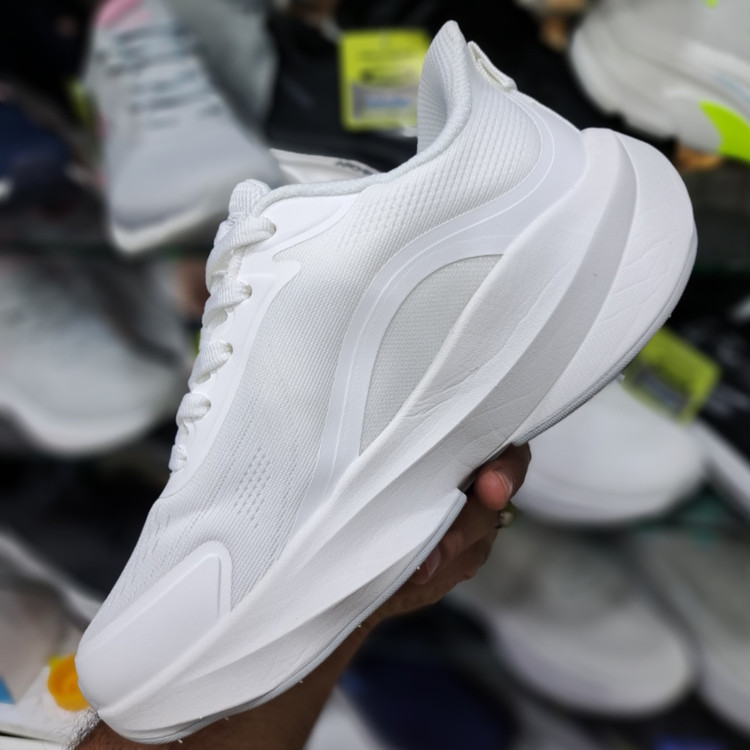 کتونی ویتنامی زنانه اسکیچرز هایپر برست Skechers hyper burst / مسترکوالیتی ضمانت کیفیت / سایز ۳۷ تا ۴۰