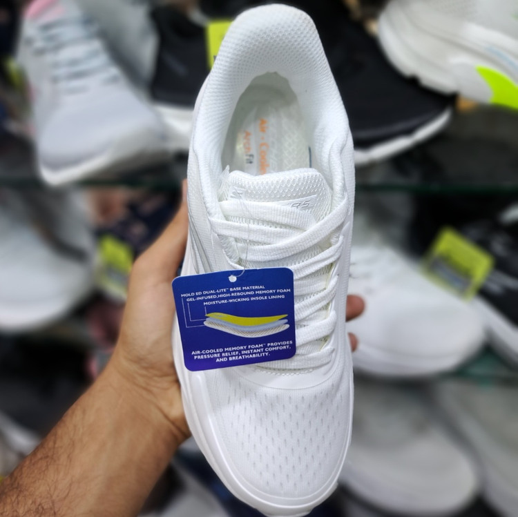 کتونی ویتنامی زنانه اسکیچرز هایپر برست Skechers hyper burst / مسترکوالیتی ضمانت کیفیت / سایز ۳۷ تا ۴۰