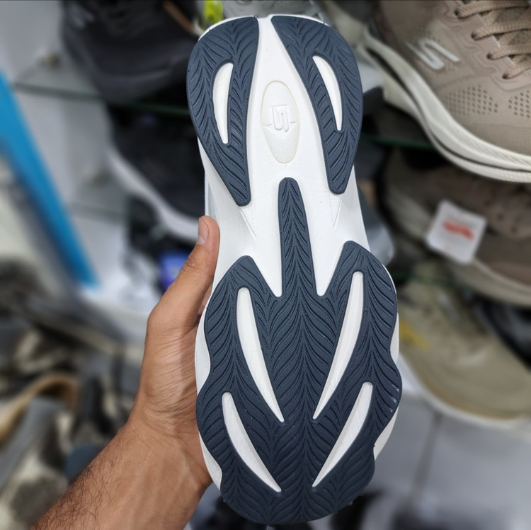 کتونی ویتنامی اسکیچرز هایپر برست Skechers hyper burst / مسترکوالیتی ضمانت کیفیت / سایز ۴۰ الا ۴۵