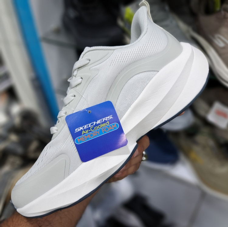 کتونی ویتنامی اسکیچرز هایپر برست Skechers hyper burst / مسترکوالیتی ضمانت کیفیت / سایز ۴۰ الا ۴۵