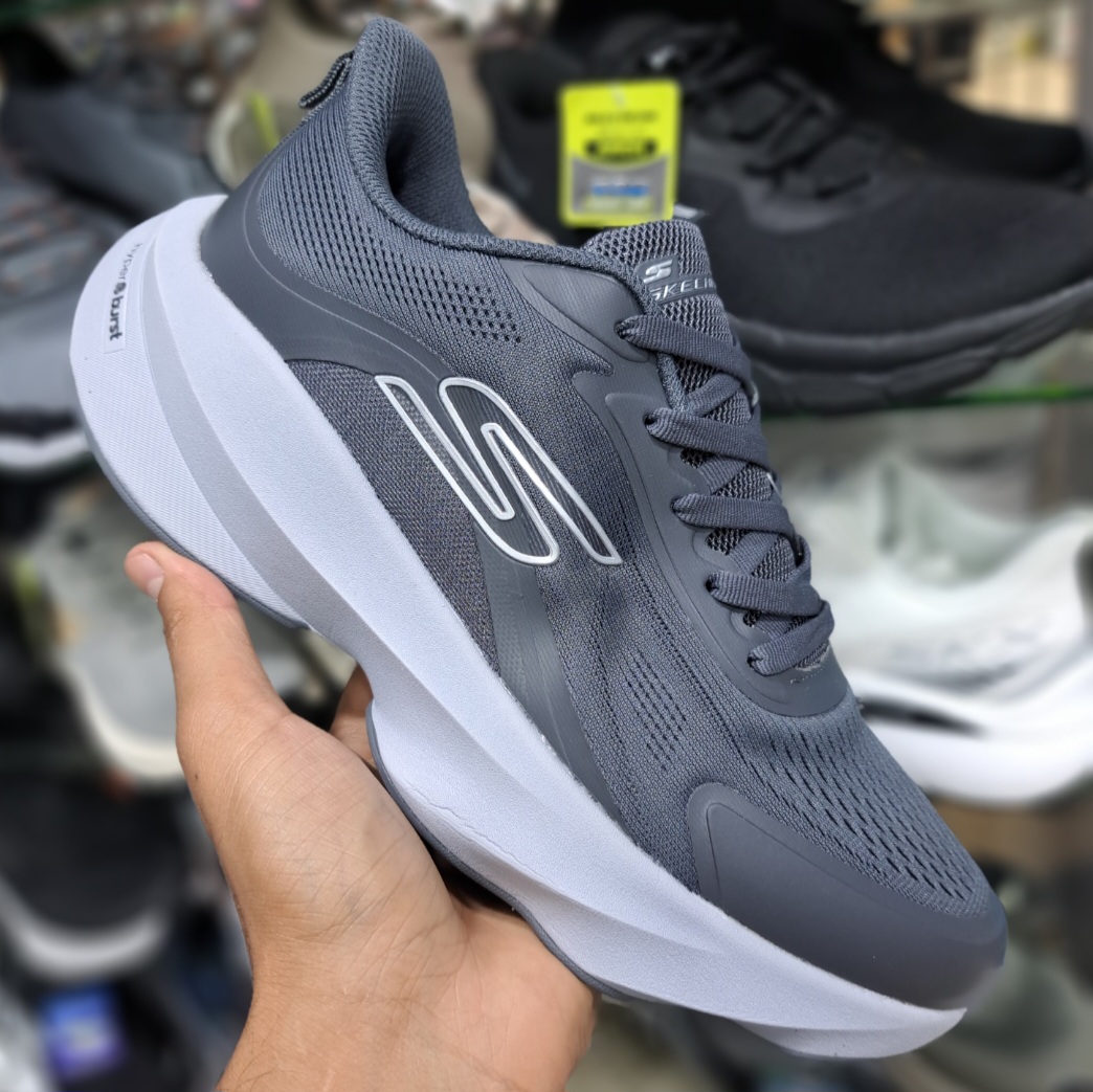 کتونی ویتنامی اسکیچرز هایپر برست Skechers hyper burst / مسترکوالیتی ضمانت کیفیت / سایز ۴۰ الا ۴۵