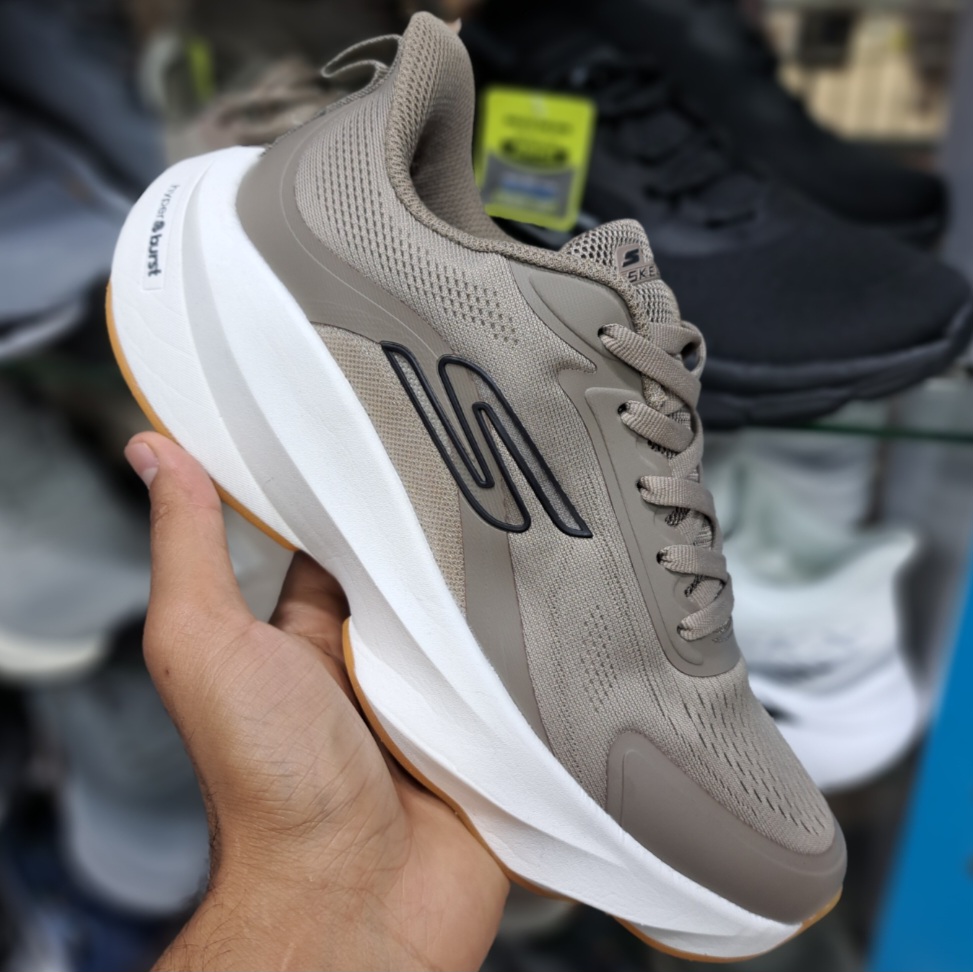 کتونی ویتنامی اسکیچرز هایپر برست Skechers hyper burst / مسترکوالیتی ضمانت کیفیت / سایز ۴۰ الا ۴۵