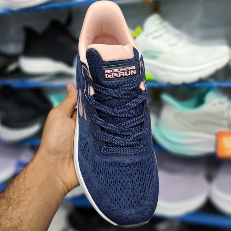 کتونی مسترکوالیتی زنانه اسکیچرز گو ران Skechers gorun / ضمانت ویتنام و کیفیت / سایز ۳۷ الا ۴۰