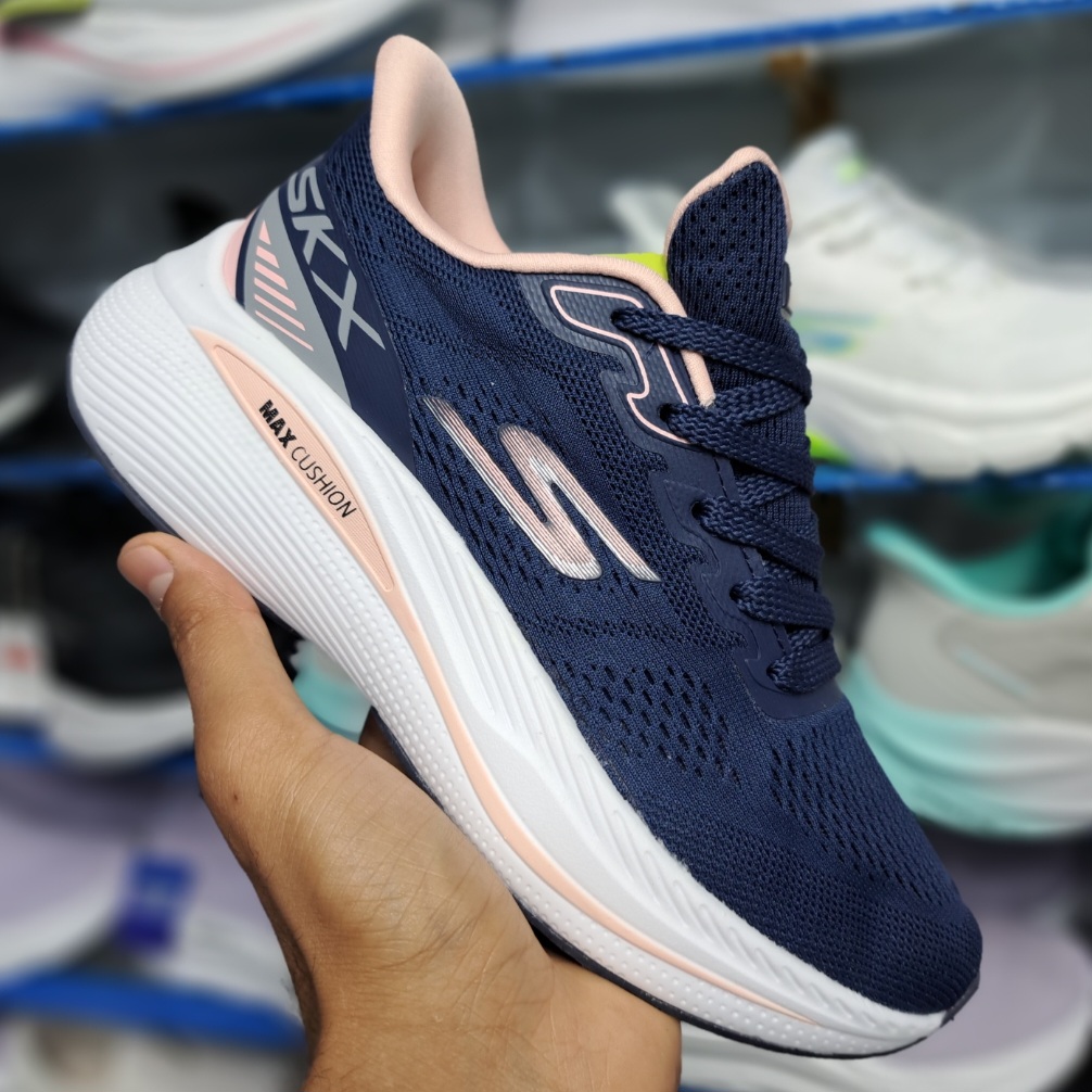 کتونی مسترکوالیتی زنانه اسکیچرز گو ران Skechers gorun / ضمانت ویتنام و کیفیت / سایز ۳۷ الا ۴۰