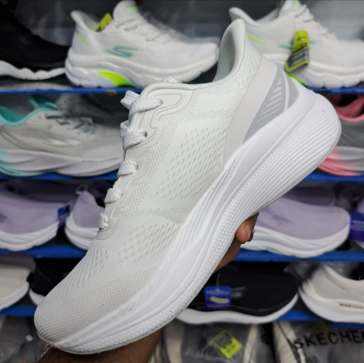 کتونی مسترکوالیتی زنانه اسکیچرز گو ران Skechers gorun / ضمانت ویتنام و کیفیت / سایز ۳۷ الا ۴۰