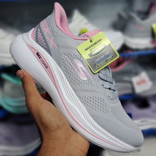 کتونی مسترکوالیتی زنانه اسکیچرز گو ران Skechers gorun / ضمانت ویتنام و کیفیت / سایز ۳۷ الا ۴۰