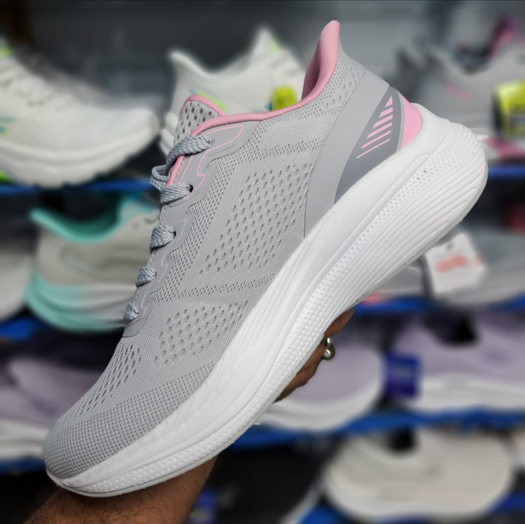 کتونی مسترکوالیتی زنانه اسکیچرز گو ران Skechers gorun / ضمانت ویتنام و کیفیت / سایز ۳۷ الا ۴۰