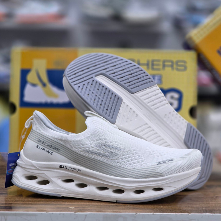 کتونی زنانه اسکیچرز گو والک Skechers Gowalk / ضمانت کیفیت و راحتی فوقالعاده / سایز ۳۷ الا ۴۰