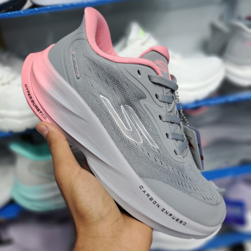 کتونی ویتنامی زنانه اسکیچرز هایپر برست Skechers hyper burst / مسترکوالیتی ضمانت کیفیت / سایز ۳۷ تا ۴۰