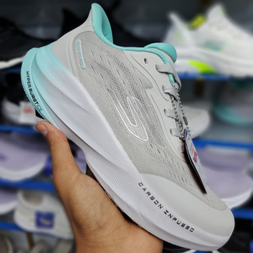 کتونی ویتنامی زنانه اسکیچرز هایپر برست Skechers hyper burst / مسترکوالیتی ضمانت کیفیت / سایز ۳۷ تا ۴۰