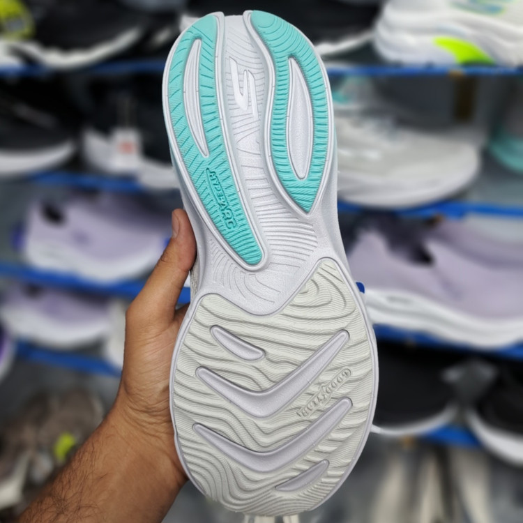 کتونی ویتنامی زنانه اسکیچرز هایپر برست Skechers hyper burst / مسترکوالیتی ضمانت کیفیت / سایز ۳۷ تا ۴۰
