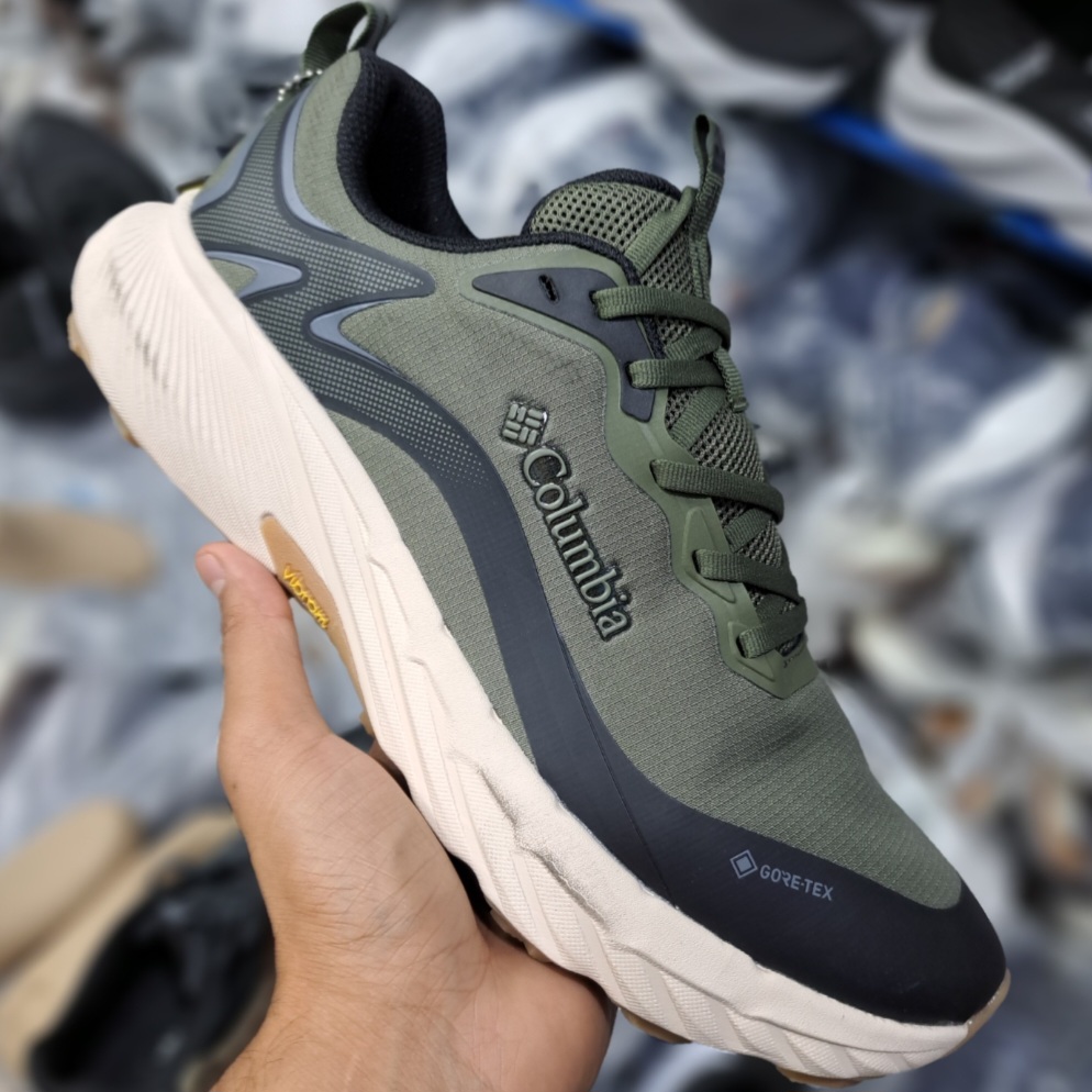 کتونی مسترکوالیتی کلمبیا گورتکس Colombia goretex / زیره ویبرام / ضمانت ویتنامی و کیفیت / سایز ۴۰ الا ۴۵