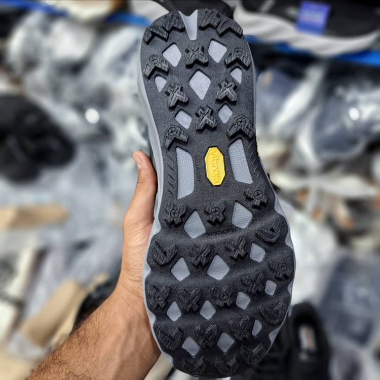 کتونی مسترکوالیتی کلمبیا گورتکس Colombia goretex / زیره ویبرام / ضمانت ویتنامی و کیفیت / سایز ۴۰ الا ۴۵