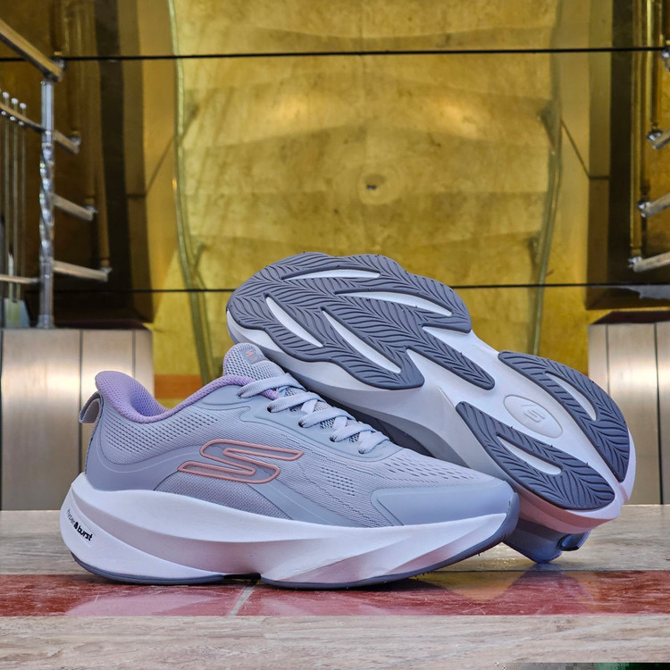 کتونی ویتنامی زنانه اسکیچرز هایپر برست Skechers hyper burst / مسترکوالیتی ضمانت کیفیت / سایز ۳۷ تا ۴۰