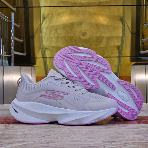 کتونی ویتنامی زنانه اسکیچرز هایپر برست Skechers hyper burst / مسترکوالیتی ضمانت کیفیت / سایز ۳۷ تا ۴۰