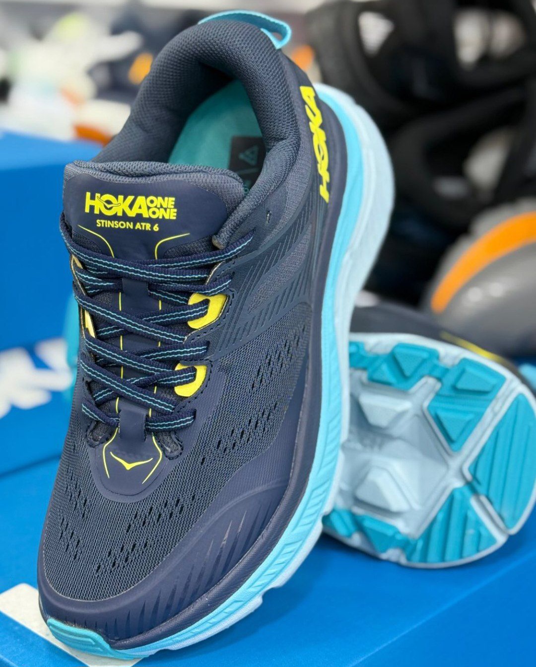 کتونی مسترکوالیتی تریل رانینگ هوکا وان وان استین سون آرت ۶ hoka one one stinson art 6 / ضمانت کیفیت و ویتنام / سایز ۴۰ الا ۴۵