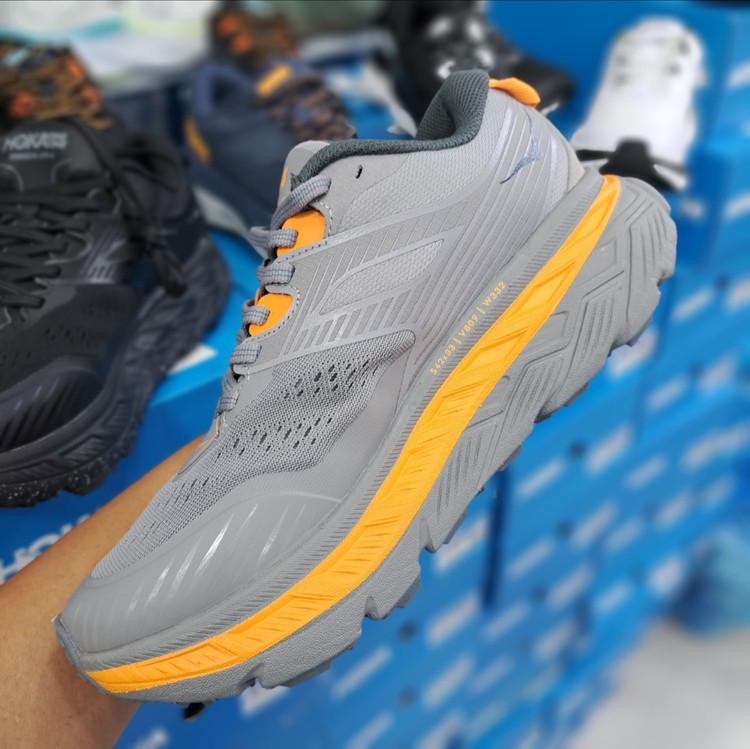 کتونی مسترکوالیتی تریل رانینگ هوکا وان وان استین سون آرت ۶ hoka one one stinson art 6 / ضمانت کیفیت و ویتنام / سایز ۴۰ الا ۴۵