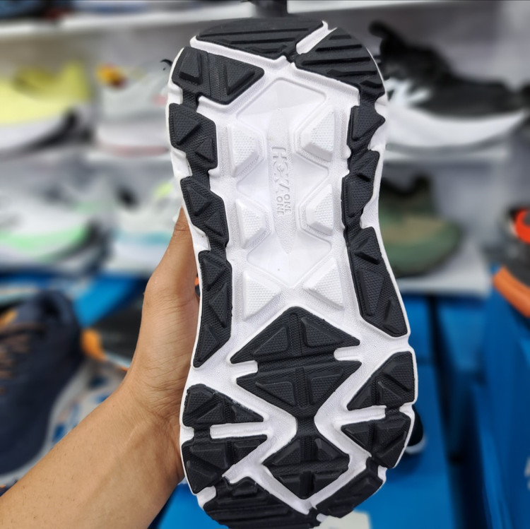 کتونی مسترکوالیتی تریل رانینگ هوکا وان وان استین سون آرت ۶ hoka one one stinson art 6 / ضمانت کیفیت و ویتنام / سایز ۴۰ الا ۴۵