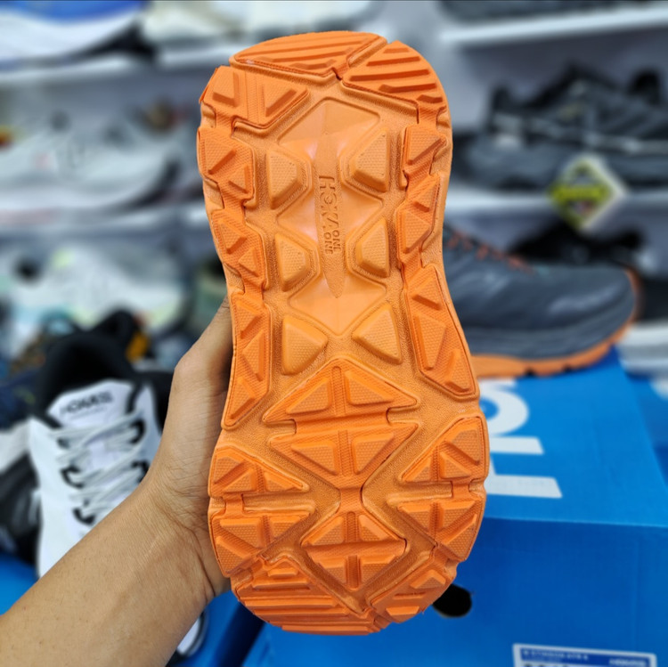کتونی مسترکوالیتی تریل رانینگ هوکا وان وان استین سون آرت ۶ hoka one one stinson art 6 / ضمانت کیفیت و ویتنام / سایز ۴۰ الا ۴۵