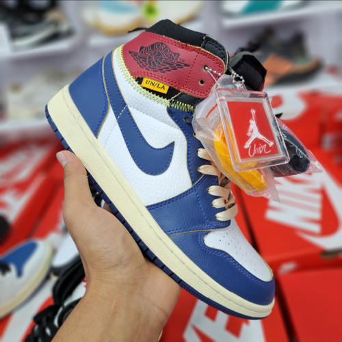 کفش مسترکوالیتی نایک ایر جردن وان Nike air Jordan 1 / ضمانت کیفیت و ویتنام / سایز ۴۰ الا ۴۵