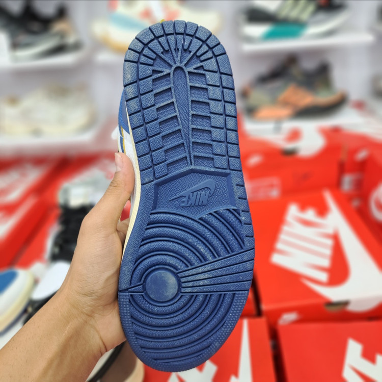 کفش مسترکوالیتی نایک ایر جردن وان Nike air Jordan 1 / ضمانت کیفیت و ویتنام / سایز ۴۰ الا ۴۵