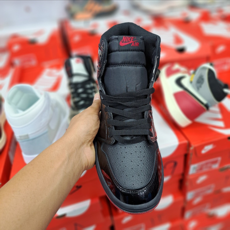 کفش مسترکوالیتی نایک ایر جردن وان Nike air Jordan 1 / ضمانت کیفیت و ویتنام / سایز ۴۰ الا ۴۵