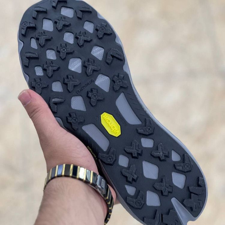 کتونی مسترکوالیتی کلمبیا گورتکس Colombia goretex / زیره ویبرام / ضمانت ویتنامی و کیفیت / سایز ۴۰ الا ۴۵