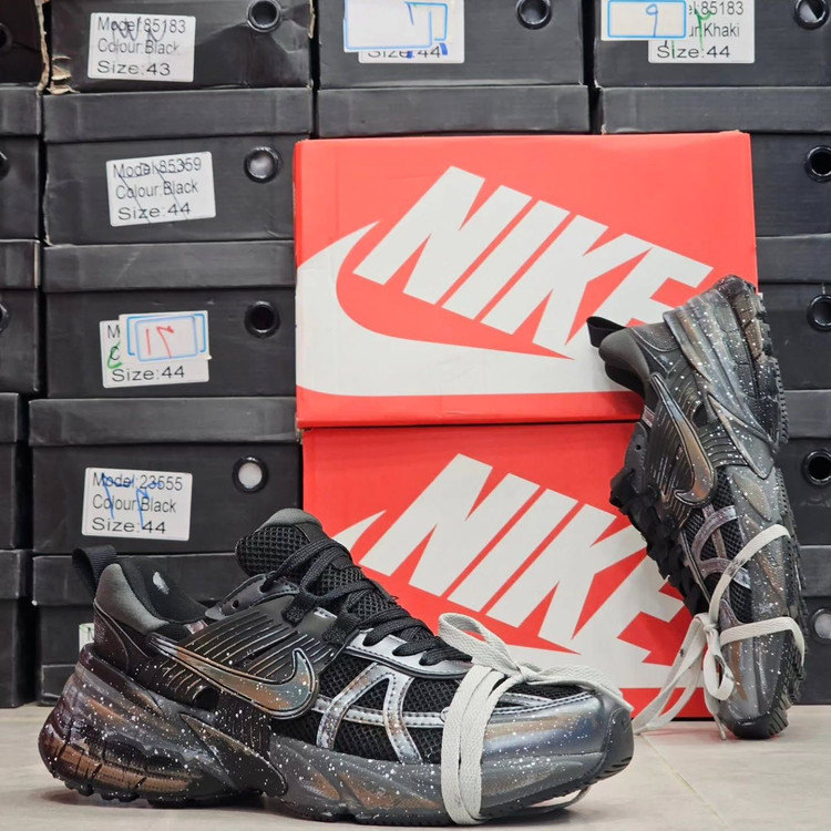 کتونی رانینگ و پیاده روی ست زنانه و مردانه نایک کلشون وی تو کی nike v2k / ضمانت ویتنام و کیفیت / سایز ۳۷ الا ۴۵