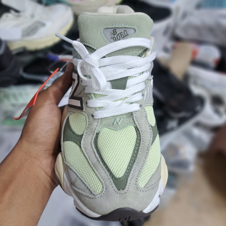 کتونی مردانه رانینگ و پیاده روی نیوبالانس ۹۰۶۰ newbalance 9060 / ضمانت کیفیت و ویتنام / سایز ۴۰ الا ۴۵