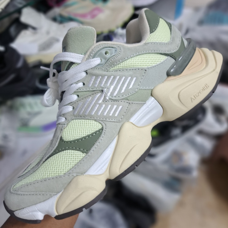 کتونی مردانه رانینگ و پیاده روی نیوبالانس ۹۰۶۰ newbalance 9060 / ضمانت کیفیت و ویتنام / سایز ۴۰ الا ۴۵