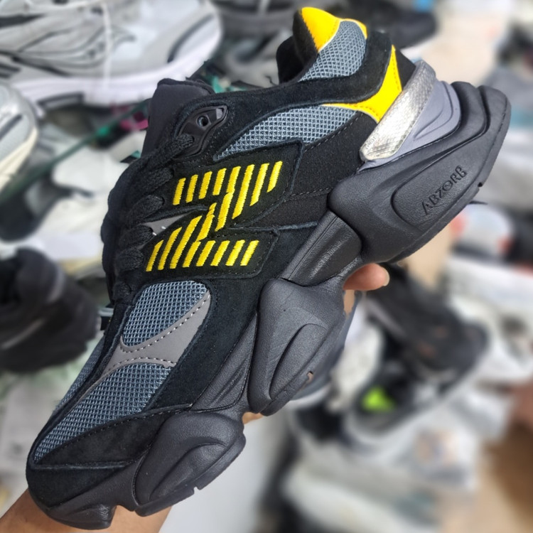 کتونی مردانه رانینگ و پیاده روی نیوبالانس ۹۰۶۰ newbalance 9060 / ضمانت کیفیت و ویتنام / سایز ۴۰ الا ۴۵